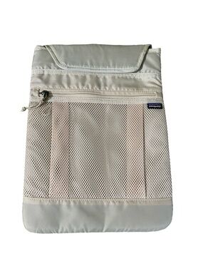 Patagonia Travel Organizer Pouch
Cube Mesh Zip Fits iPad Tablet
Minimalist